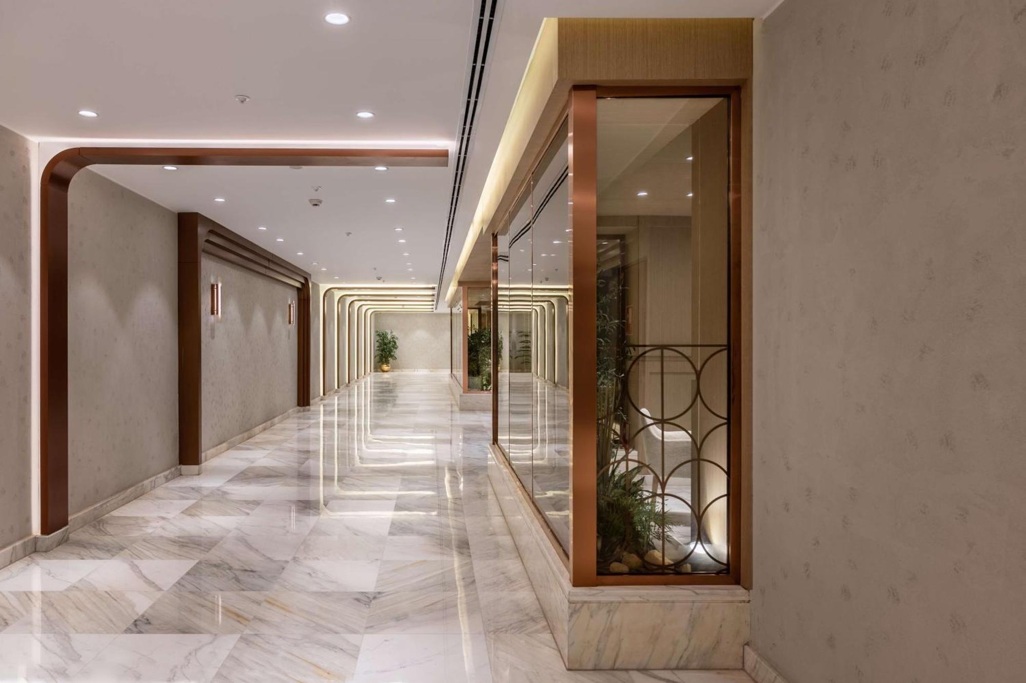 Sonesta St. George - Convention Center Hotel